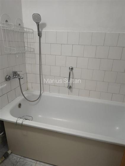Apartament spre inchiriere, 400 euro in Centrul Civic, Brasov
