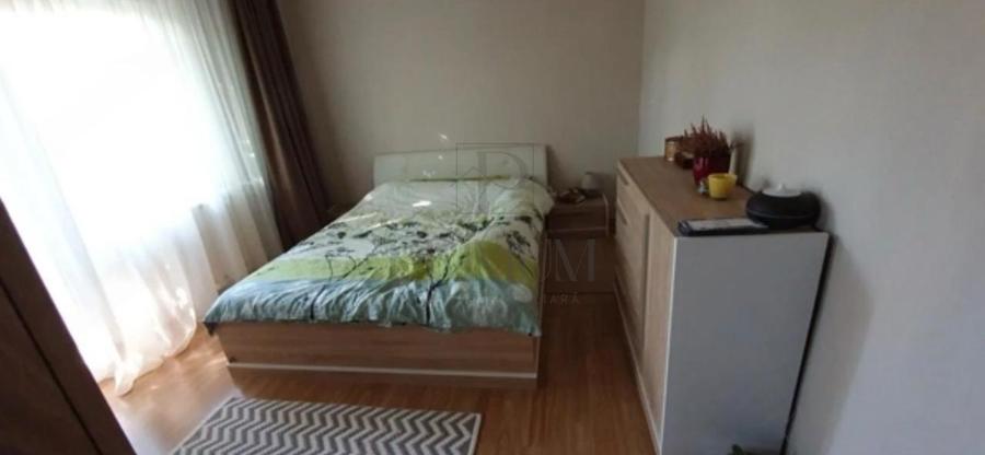 Apartament cu 2 camere semidecomandat, mobilat în Bucovina