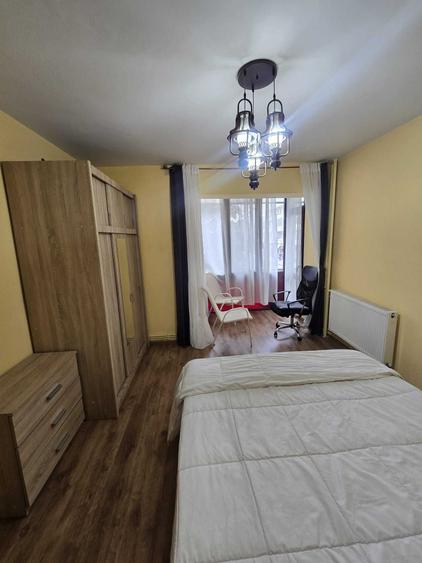 Apartament cu 2 camere decomandat în Hala Centrală