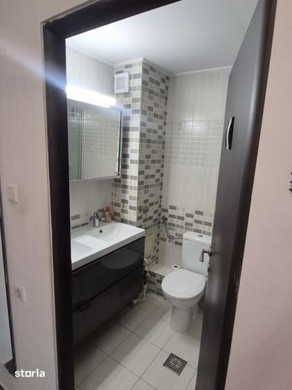 Apartament cu 2 camere semidecomandat în Tei