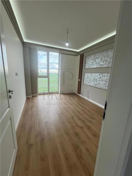 Apartament cu 3 camere decomandat în Torontalului