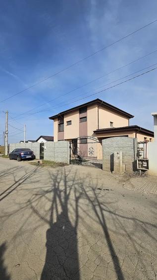 Casă cu 4 camere cu Teren 650 Mp în Ciorogârla