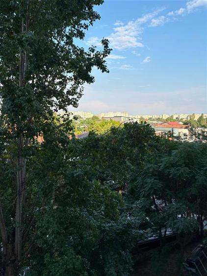 Apartament cu 3 camere semidecomandat în Parcul Circului