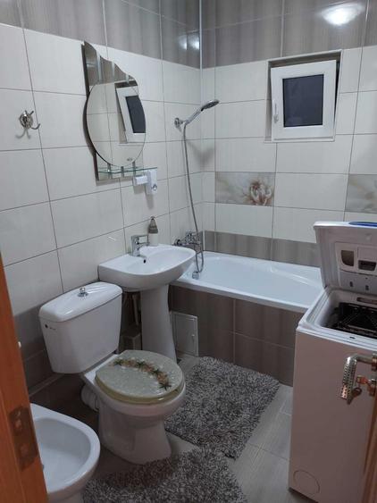 Apartament cu 2 camere semidecomandat în Broșteni