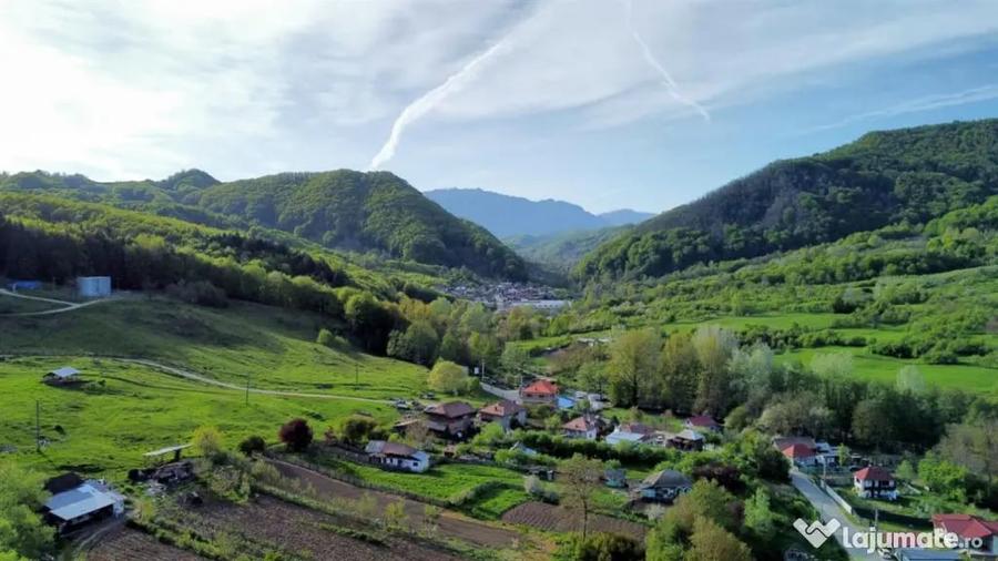 Teren de 992 mp, în Păușești