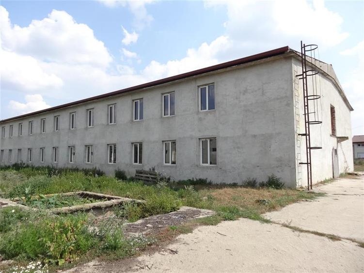 Spațiu industrial, de 200 mp, în Grădiște