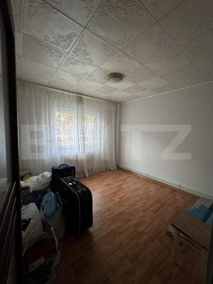Apartament cu 2 camere semidecomandat, mobilat în Bejan