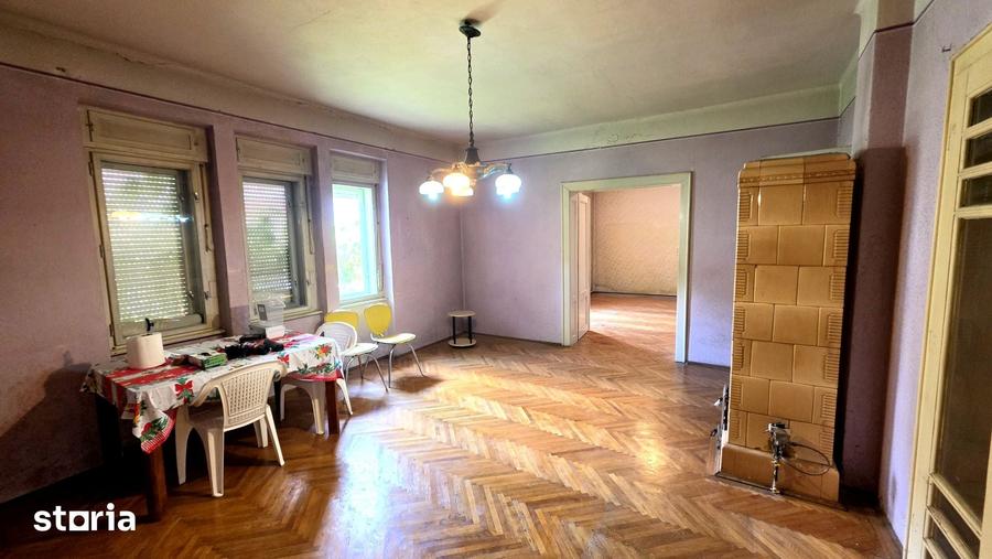 Apartament cu 4 camere în Sub Arini