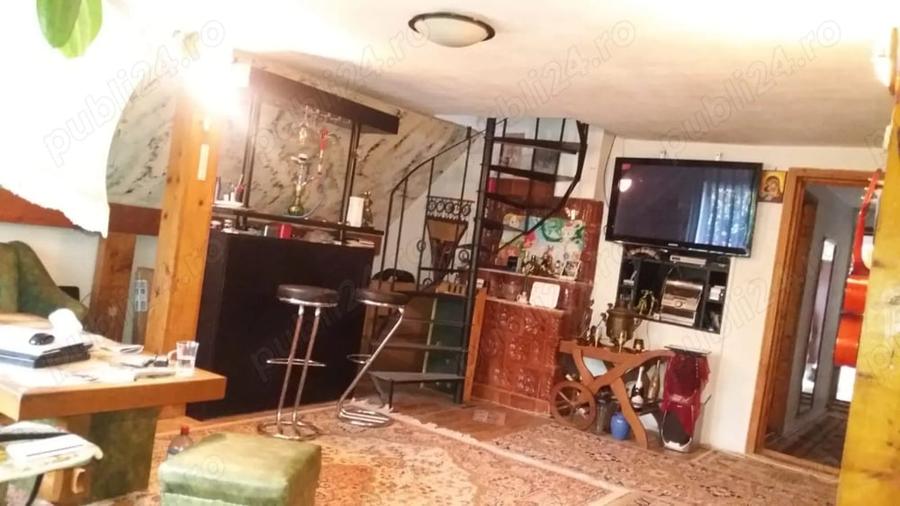Casă cu Teren 1800 Mp în Grajduri