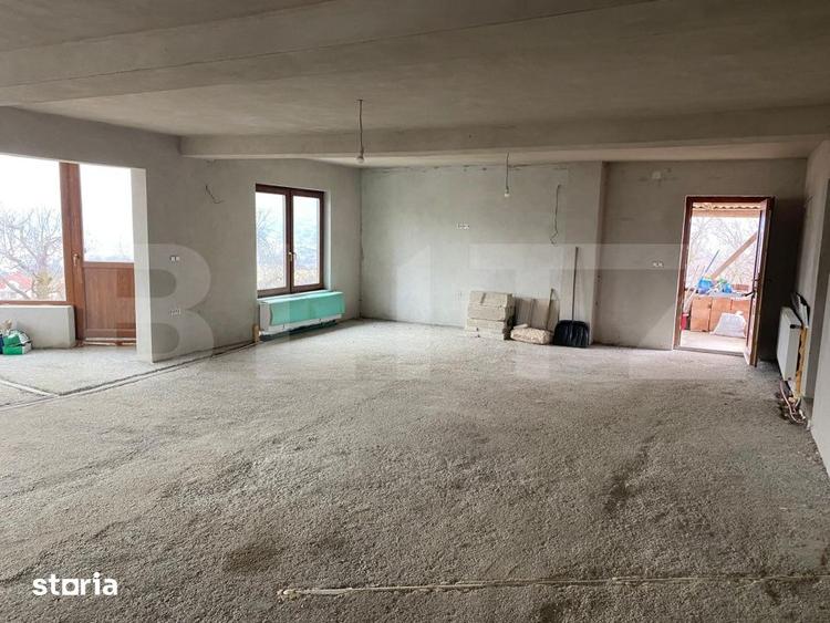 Casă cu 5 camere cu Teren 7100 Mp în Salva