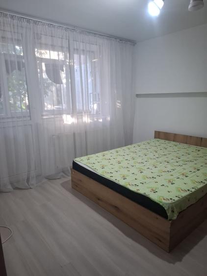 Apartament cu 3 camere decomandat, mobilat în Antiaeriană