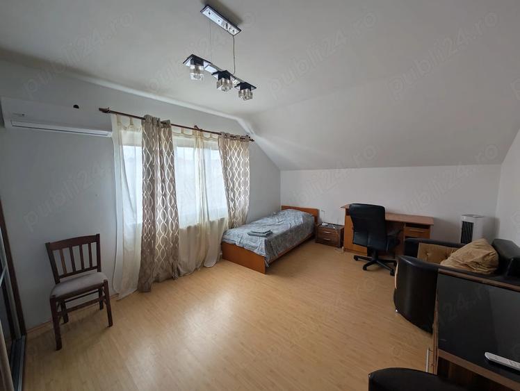 Apartament cu 3 camere decomandat în Zorilor