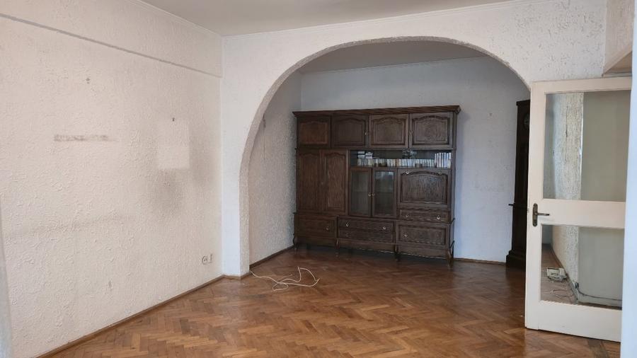 Apartament cu 2 camere decomandat, mobilat în Calea Plevnei