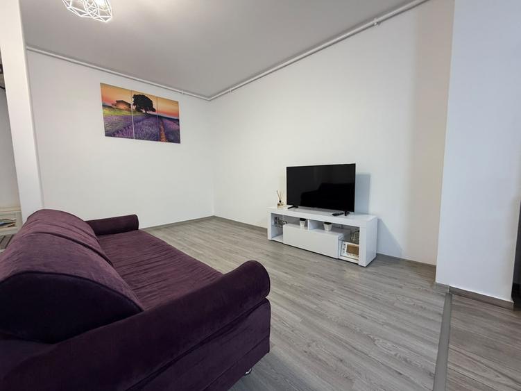 Apartament cu 2 camere semidecomandat, mobilat în Metalurgiei
