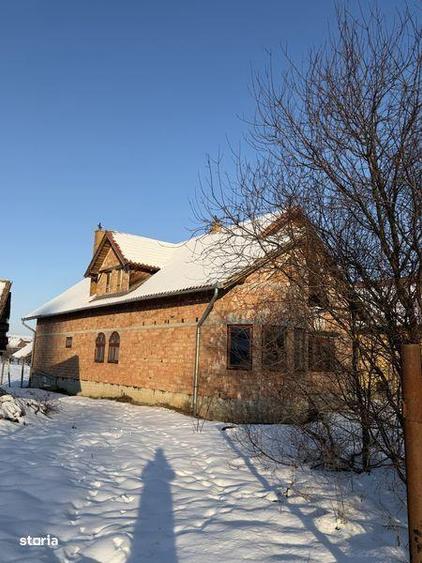 Casă cu 4 camere cu Teren 310 Mp în Central