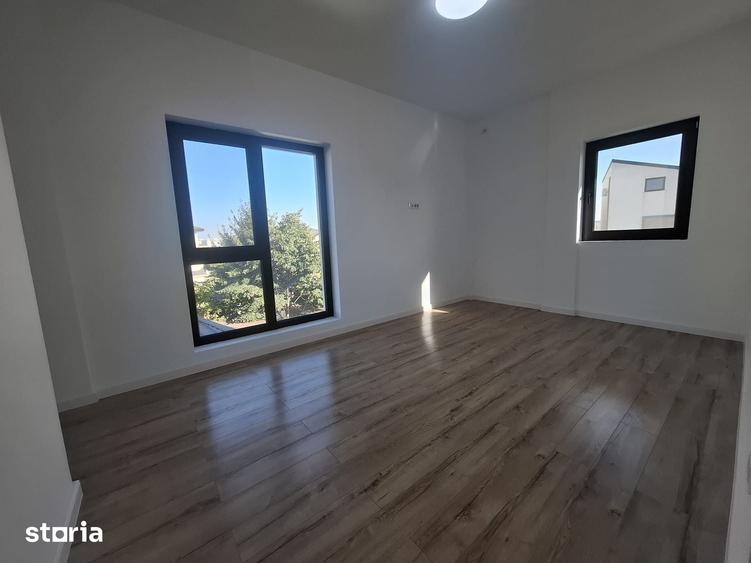 Casă cu 5 camere cu Teren 330 Mp în Tunari