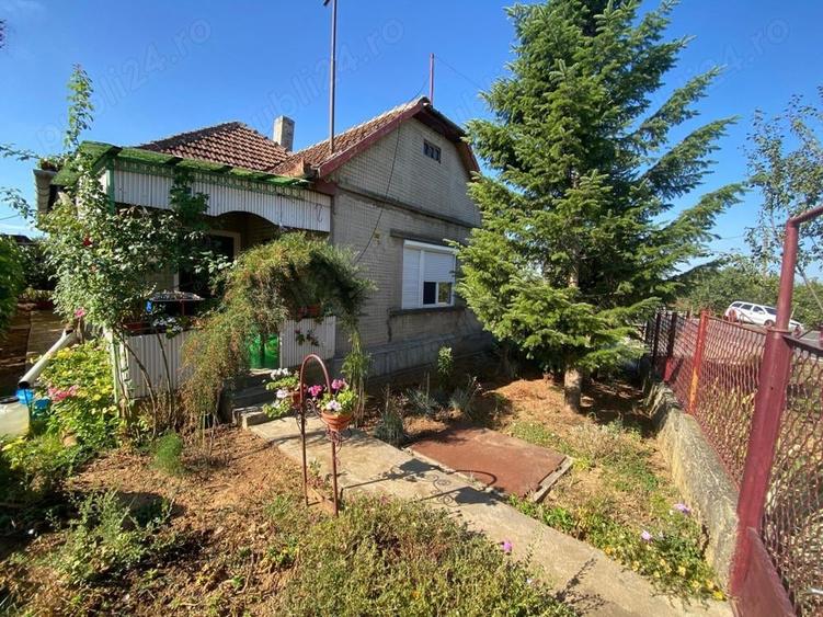 Casă cu 2 camere cu Teren 1875 Mp în Săcășeni