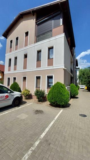 Apartament cu 3 camere decomandat în Giroc