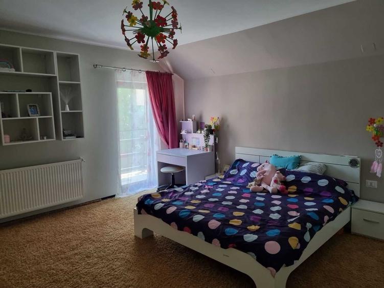 Casă cu 4 camere în Ultracentral