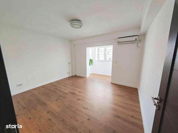 Apartament cu 4 camere decomandat în Decebal
