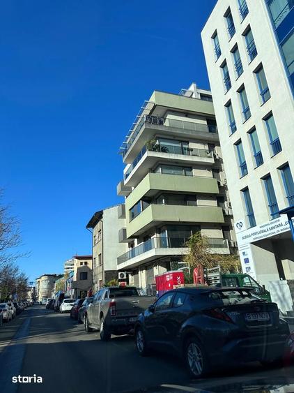 Apartament cu 6 camere în Iancului