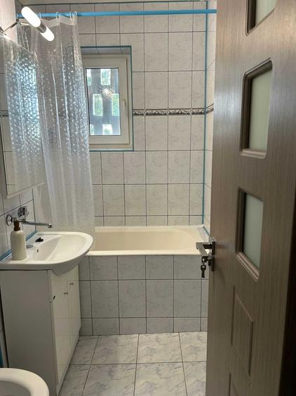 Apartament cu 3 camere semidecomandat în Nord