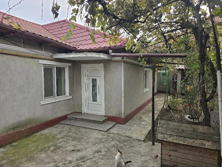 Casă cu 4 camere cu Teren 301 Mp în Faleza Nord