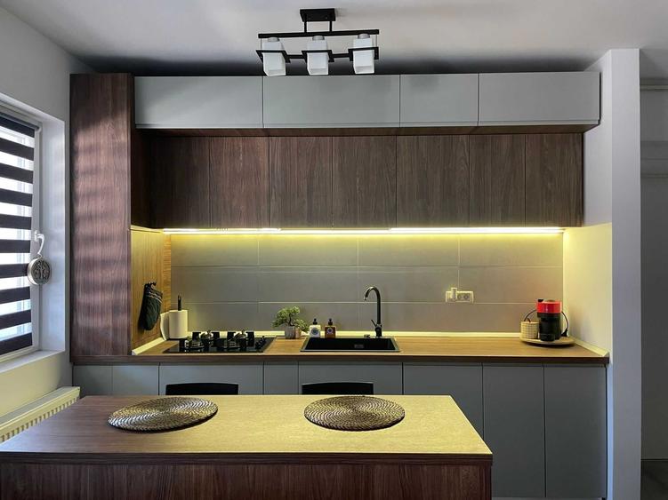 Apartament cu 3 camere semidecomandat în Fundeni