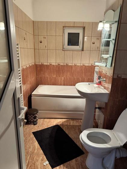 Apartament cu 2 camere semidecomandat în Valea Călugărească