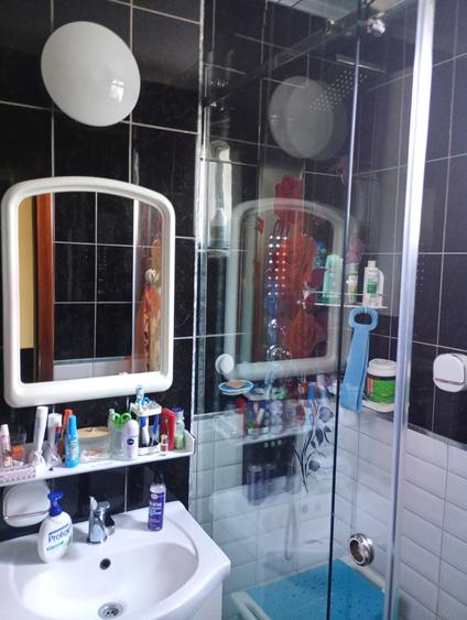 Apartament cu 3 camere semidecomandat în Rogerius