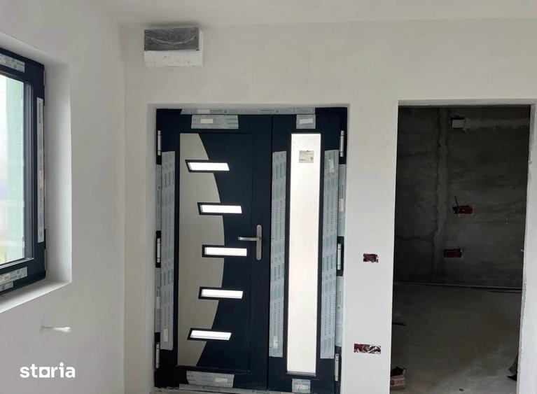 Casă cu 5 camere cu Teren 1000 Mp în Berteștii de Jos