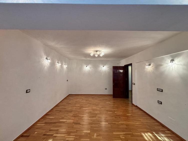 Apartament cu 3 camere decomandat în Cartierul Traian