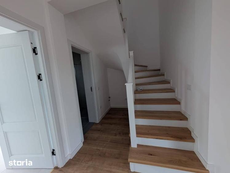 Casă cu 4 camere cu Teren 380 Mp în Ciurea