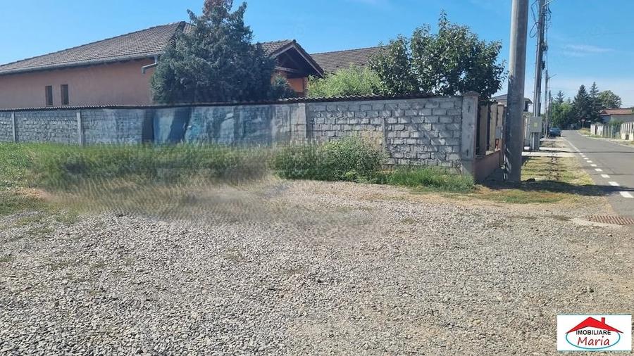 Teren de 768 mp, în Vetiș