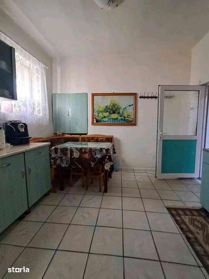 Casă cu 7 camere cu Teren 2500 Mp în Brateiu
