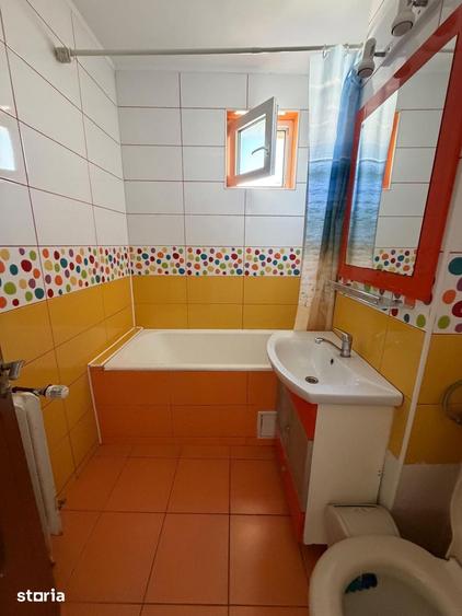 Apartament cu 3 camere decomandat în Dristor