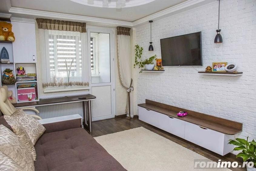 Apartament cu 2 camere decomandat în Sala Palatului