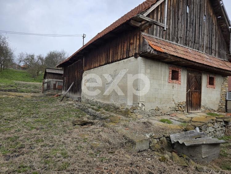 Teren Construcții intravilan de 2132 mp, în Rediu