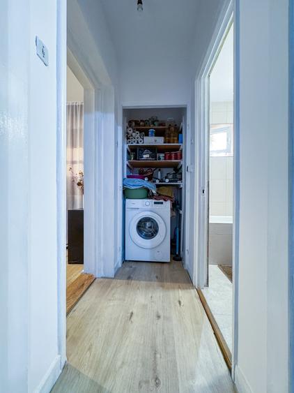Apartament cu 3 camere decomandat în Piața Centrală