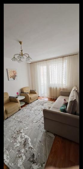 Apartament cu 2 camere semidecomandat în Calea București