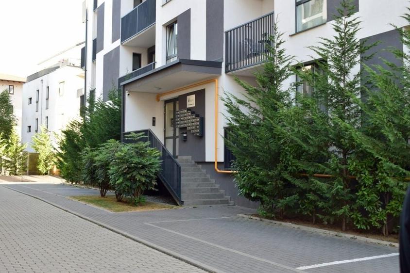 Apartament cu 3 camere decomandat în Florești