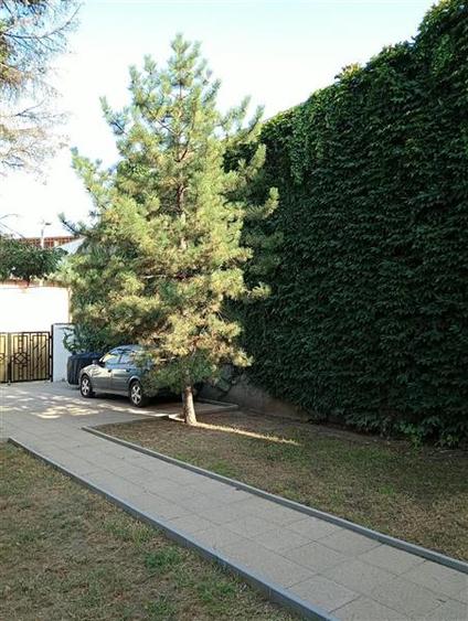 Casă cu 5 camere cu Teren 275 Mp în Tineretului