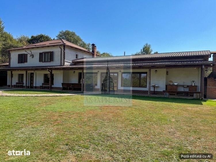 Casă cu 7 camere cu Teren 16800 Mp în Dobârlău