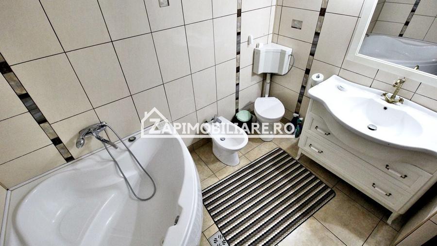 Casă individuală cu 5 camere cu Canalizare în Sântana de Mureș