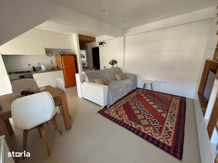 Apartament cu 3 camere în Gherăiești