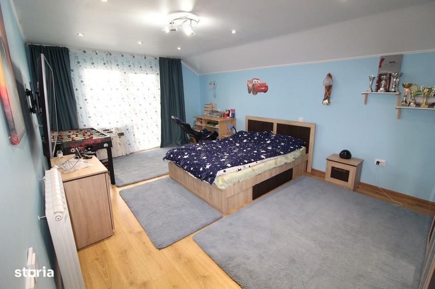 Casă cu 4 camere cu Teren 1413 Mp în Central