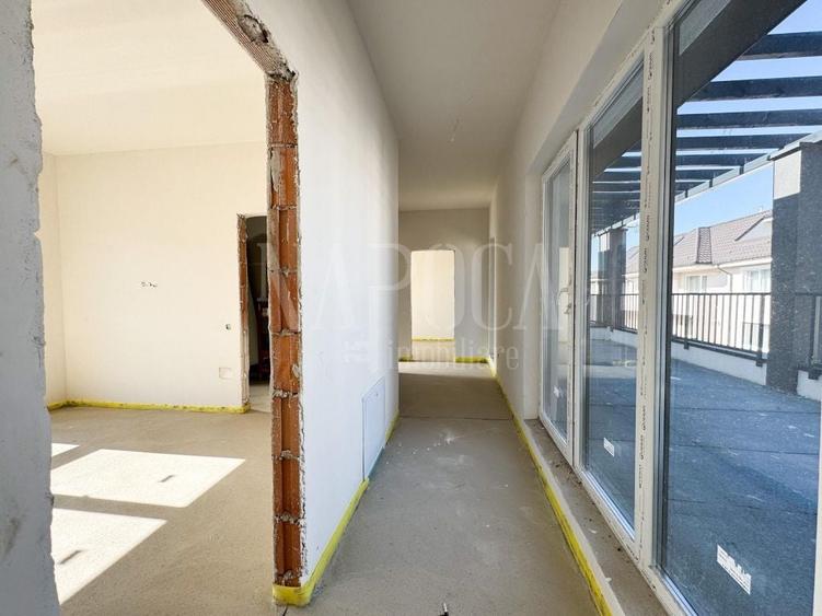 Penthouse cu 3 camere semidecomandat în Florești