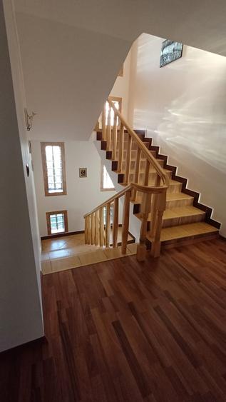 Casă individuală cu 6 camere cu Canalizare în Micro 16