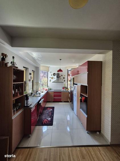 Casă cu 4 camere cu Teren 247 Mp în Central