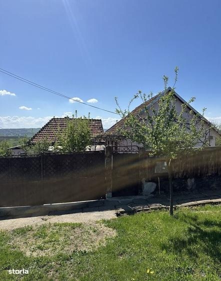 Casă cu 2 camere cu Teren 1000 Mp în Cojocna